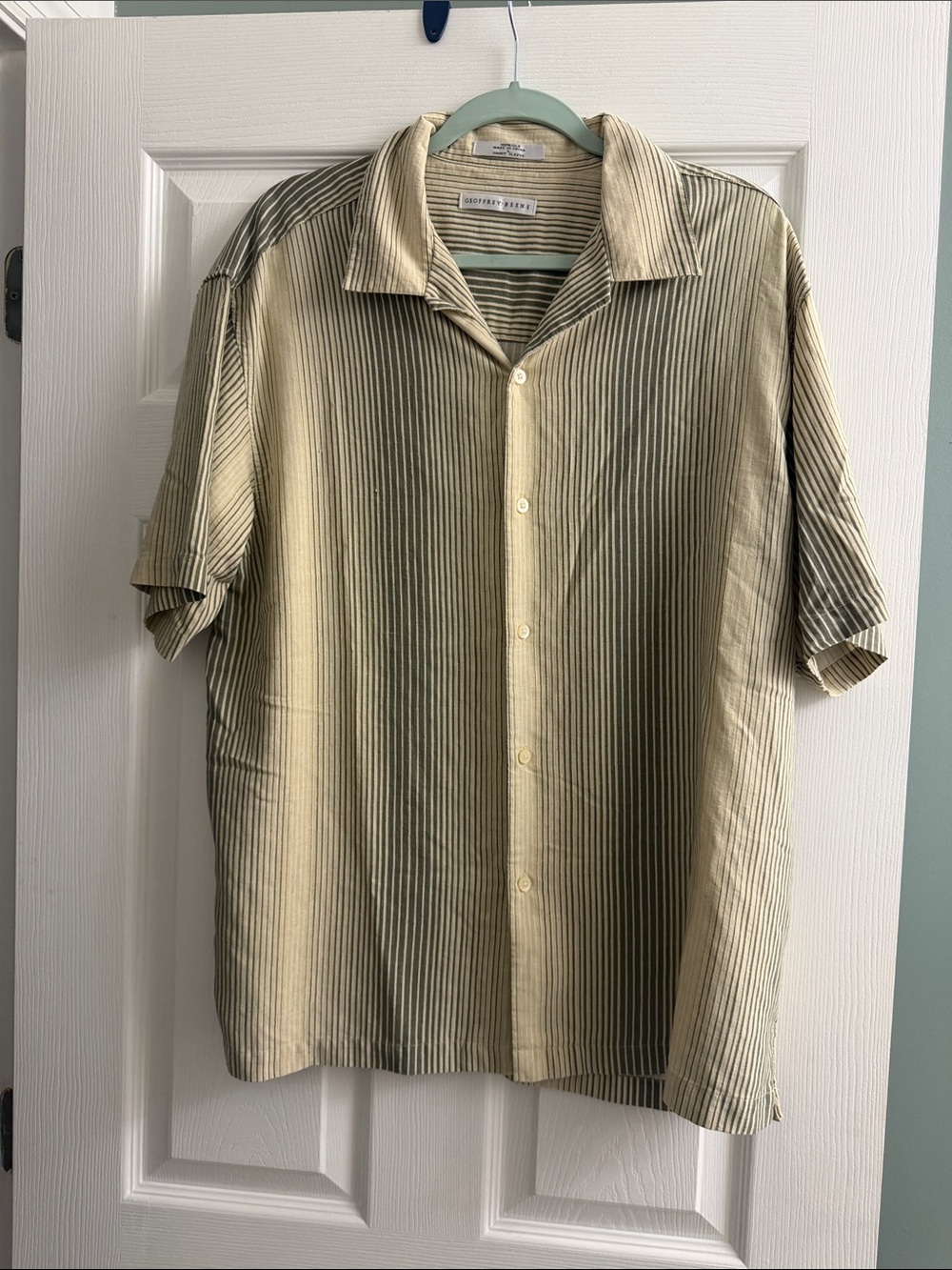Geoffrey Beene Short-Sleeve Vertical Stripe Shirt in Beige and Olive